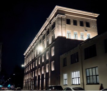 Архитектурная подсветка административного здания