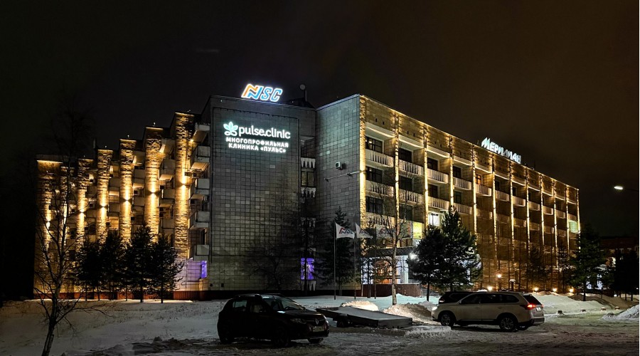 Архангельск: архитектурная подсветка гостиницы 