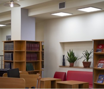 Библиотека в Петербурге: замена люминесцентных светильников  