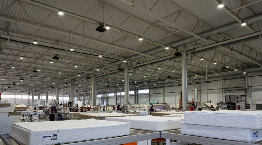 Мебельная фабрика «Корона»: освещение производства и склада 