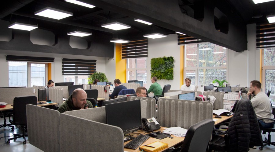 Офис компании «Техэкспо»: освещение рабочего пространства