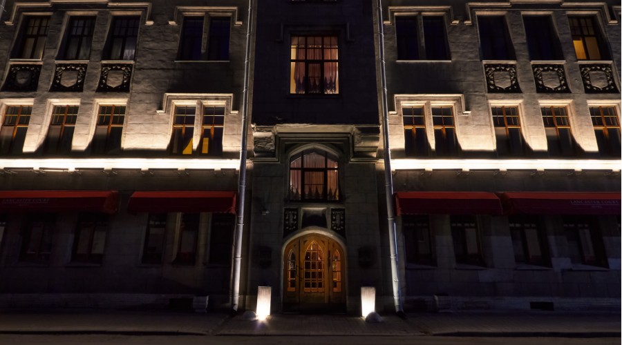 «Ланкастер Корт»: архитектурная подсветка отеля