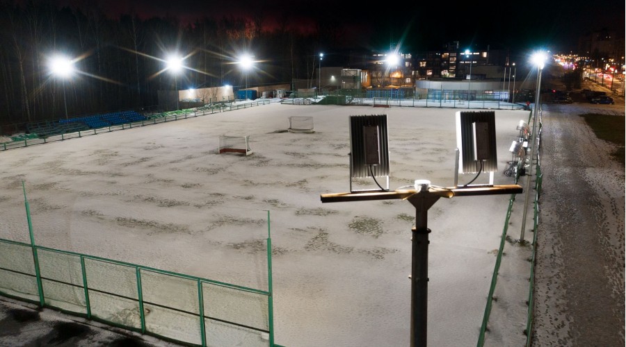Училище олимпийского резерва: освещение площадки для хоккея
