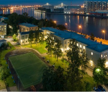 Школа в Санкт-Петербурге: замена уличного освещения 