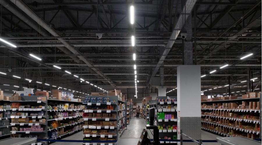 Супермаркет «Ярче!»: освещения торговых и складских зон